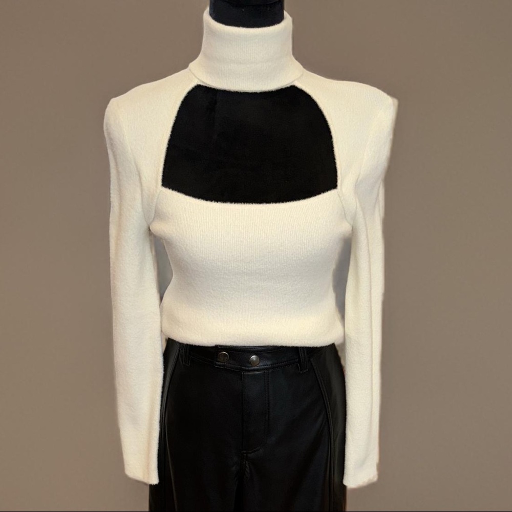 ASTR women’s sweater top, with Tags Size L